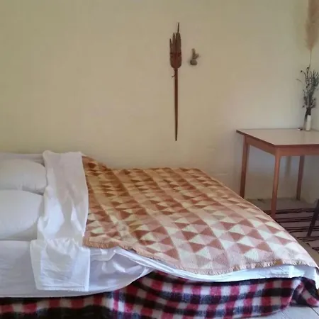 Bedroom For 3, In A Nature House Under Mountain, 14 Km To Np Krka, 30 Mins Drive To 게스트하우스 Razvode